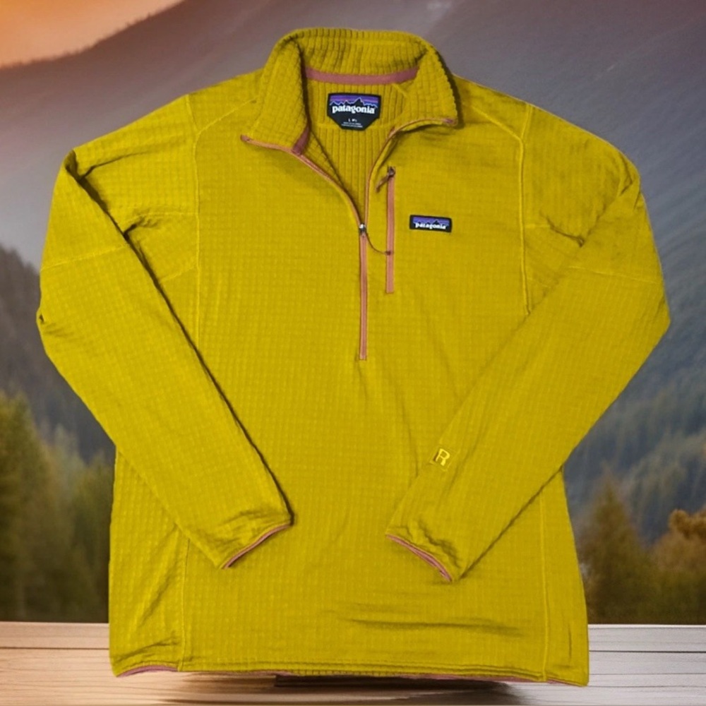 Patagonia Men’s Lightweight Quarter-Zip R1 Fleece Pullover - Yellow